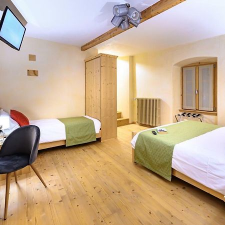 B&B Antica Residenza Centro Storico Тирано Екстериор снимка