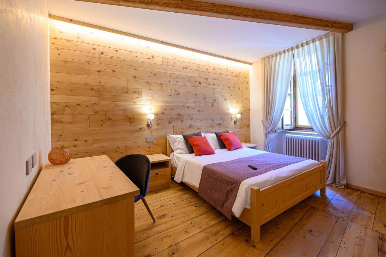 B&B Antica Residenza Centro Storico Тирано Екстериор снимка