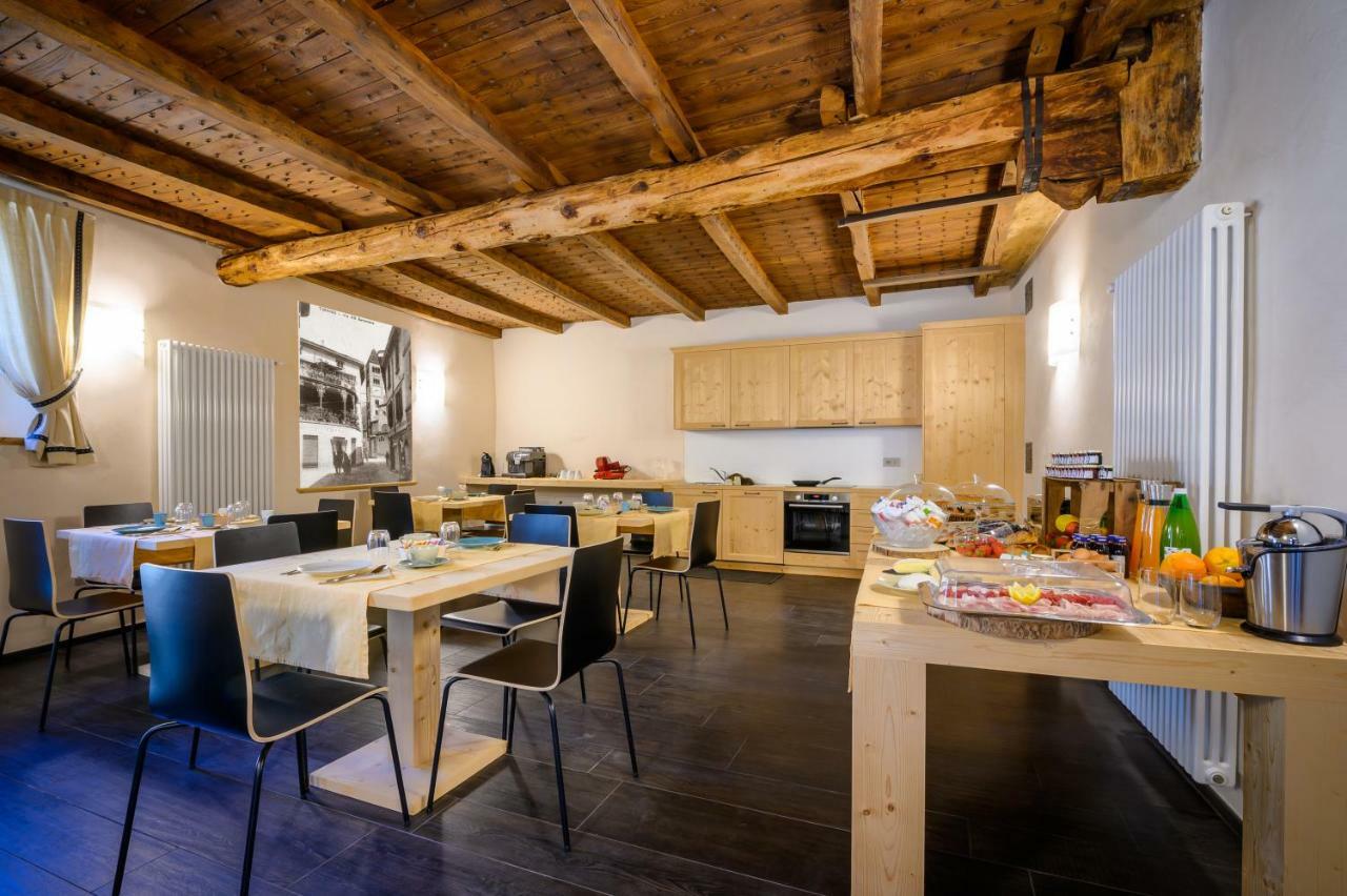 B&B Antica Residenza Centro Storico Тирано Екстериор снимка