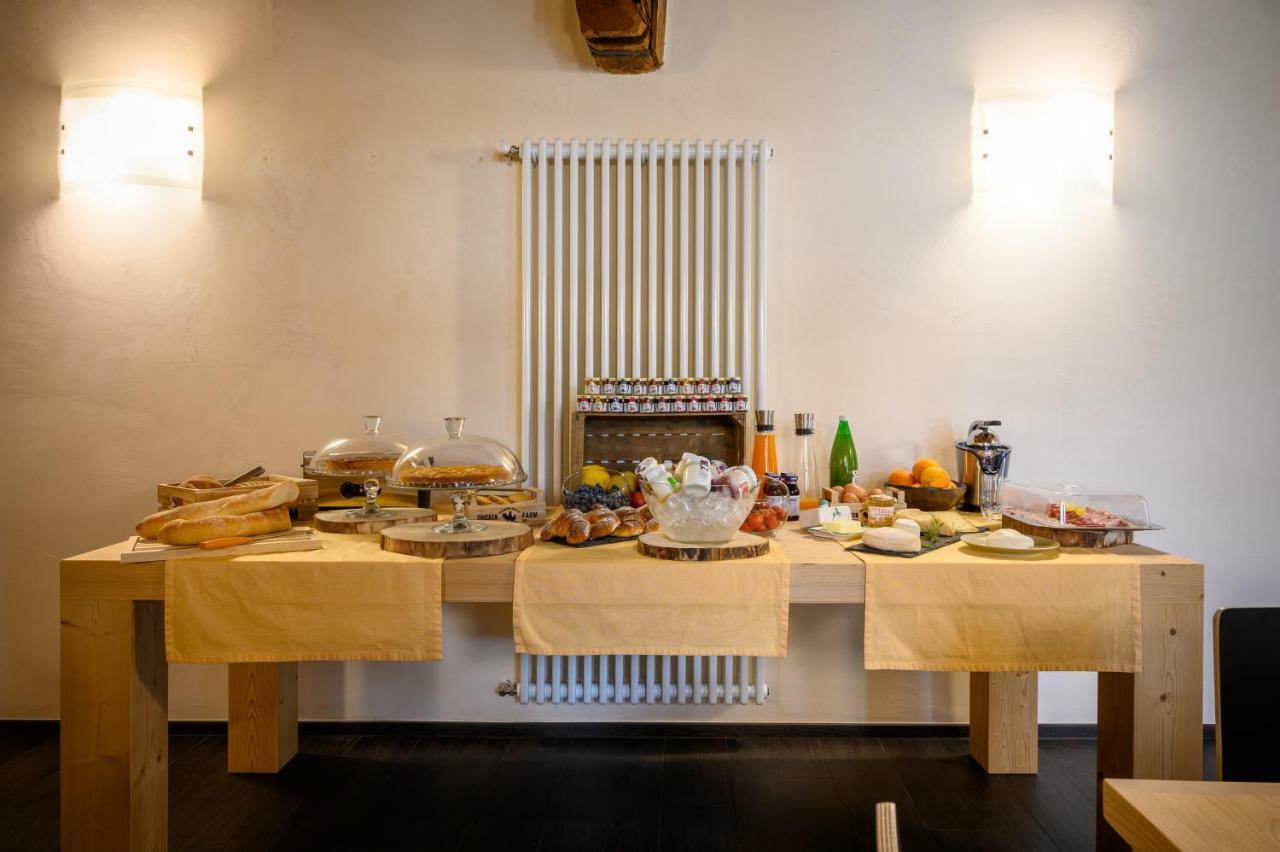 B&B Antica Residenza Centro Storico Тирано Екстериор снимка