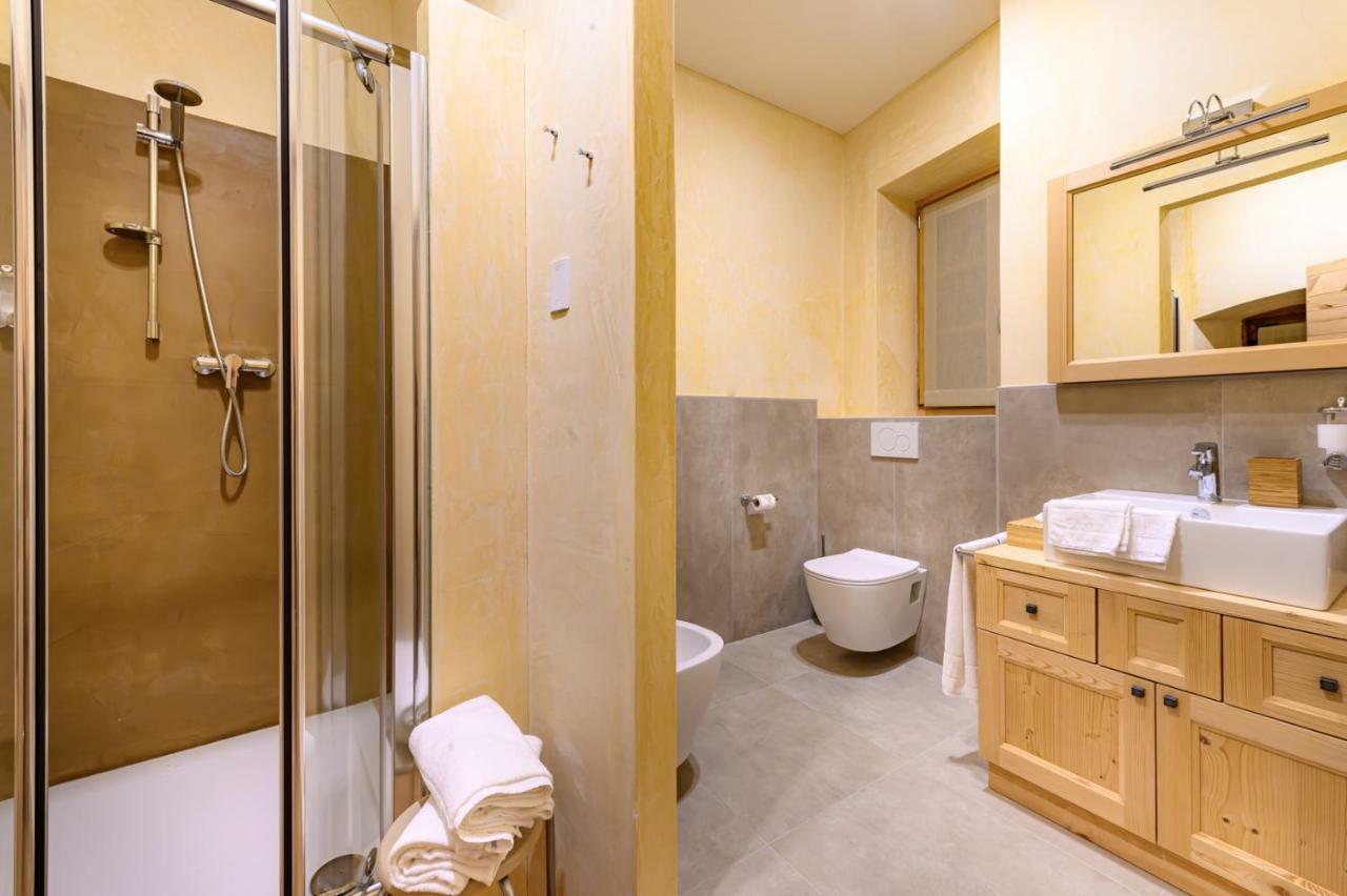B&B Antica Residenza Centro Storico Тирано Екстериор снимка