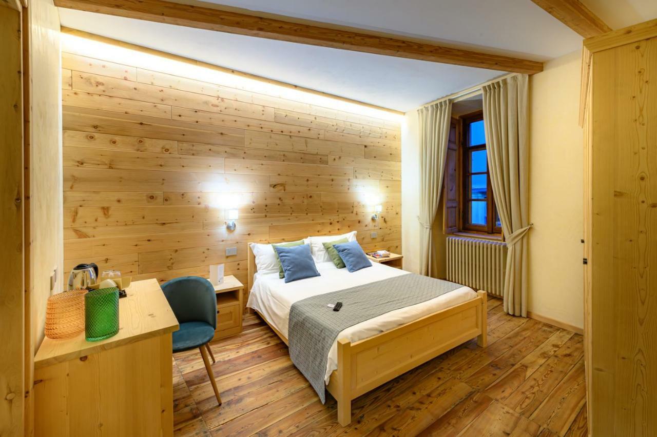 B&B Antica Residenza Centro Storico Тирано Екстериор снимка