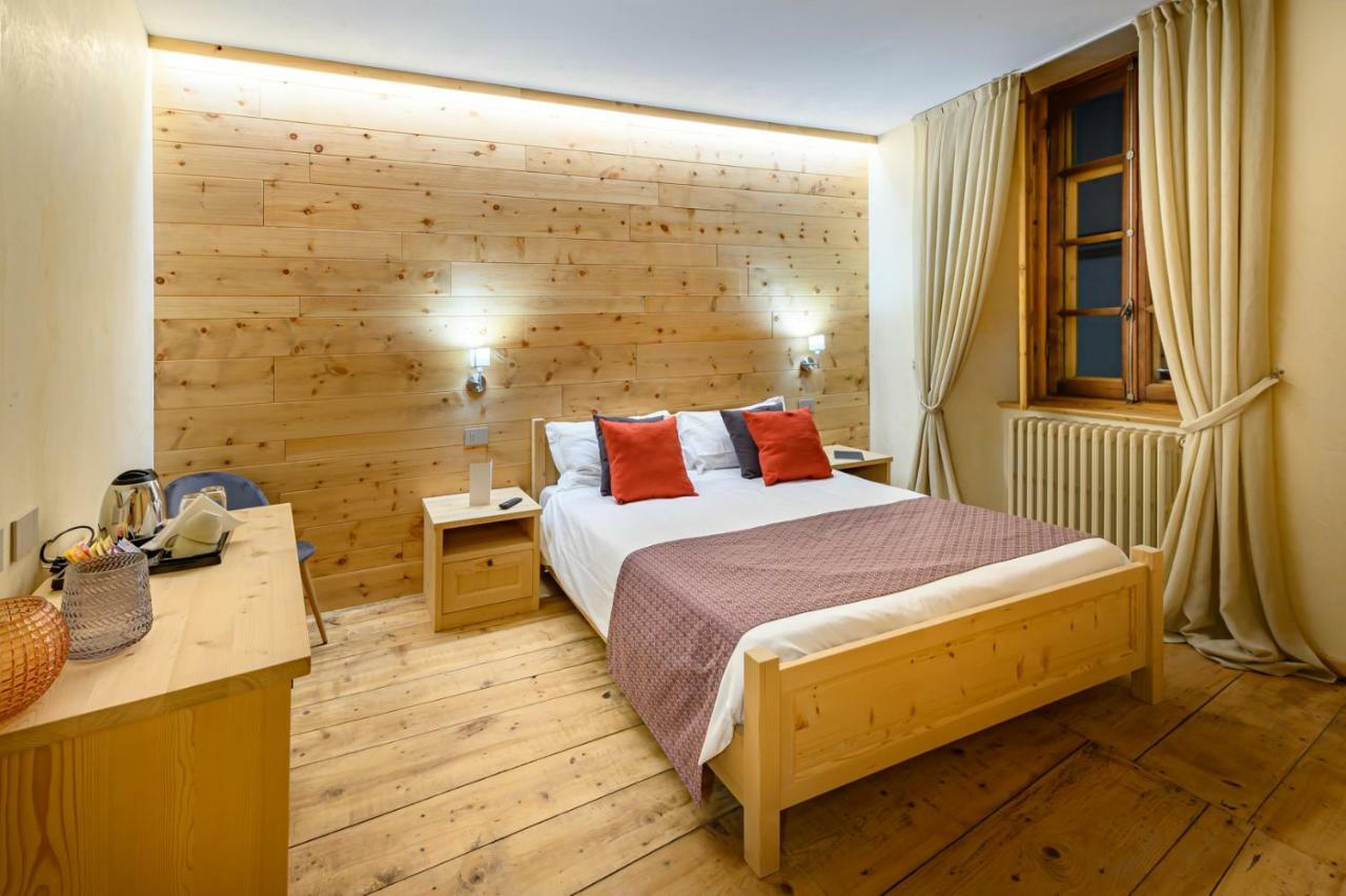 B&B Antica Residenza Centro Storico Тирано Екстериор снимка